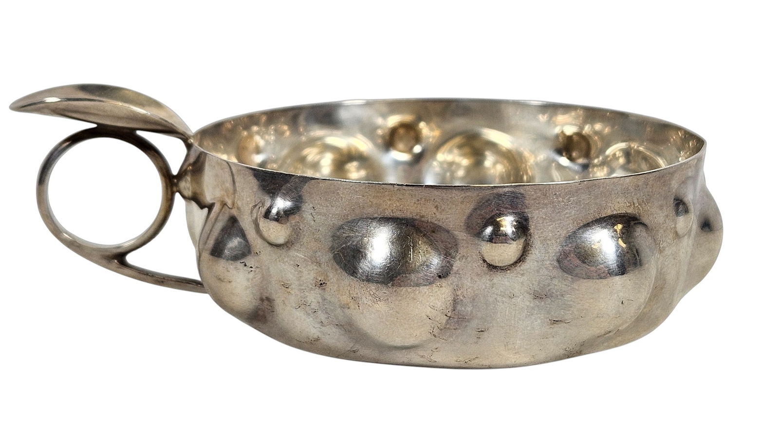 Black Starr & Frost Gorham Sterling Silver Wine Taster Porringer: Total weight 2.7 ozt. Measures 4.25 inches to the handle, 1.125 inches high. Overall good condition, please see photos.