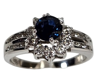 18k White Gold Diamond & Sapphire Ring size 9