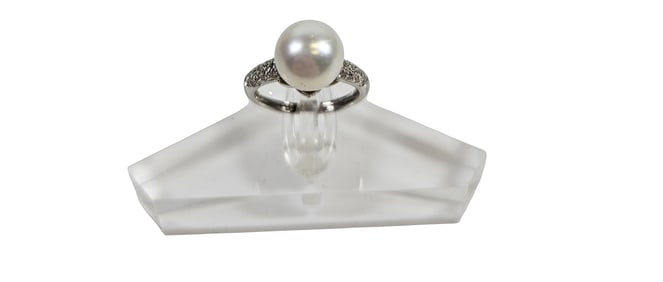 18k White Gold Diamond & Pearl Ring size 7