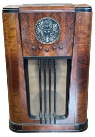 Art Deco Stewart Warner Ferrodyne Console Radio