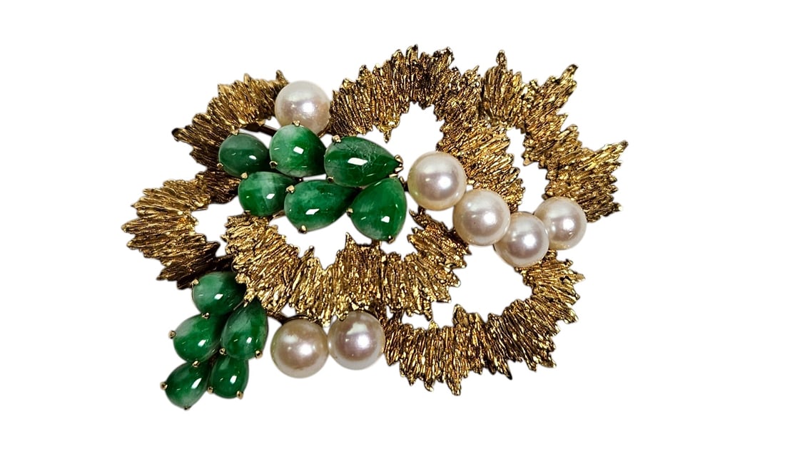 Large Mid Century 14k Yellow Gold Jade & Pearl Brooch: Large brooch with 4mm pearls & cabochon jade set in 14k gold. Marked 14k and P.C. Measures 2.5 inches long x 1.5 inches wide. Total weight 25.32 grams (16.2 dwt). Overall good condition, please see ph