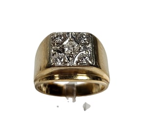 Mens 14k Yellow Gold & Diamond Ring size 9.5.
