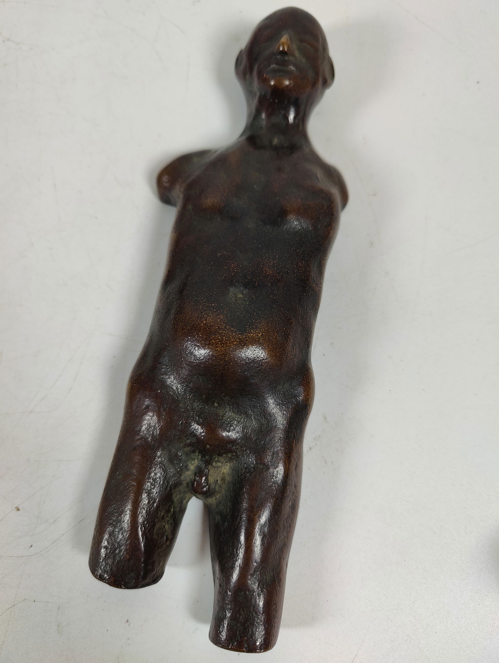 Leonard Baskin Bronze Titled Dead Man, 1952: Leonard Baskin (Massachusetts, New York, 1922 - 2000) bronze, in very good condition, with a nice dark patina. Initial inscribe signed, LB, 1952 on the underside.