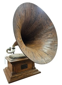 c1900 Victor Phonograph With Oak Spear Tip Horn