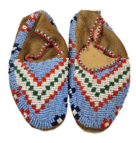 c1940s Natve American Cheyenne Child Moccasins