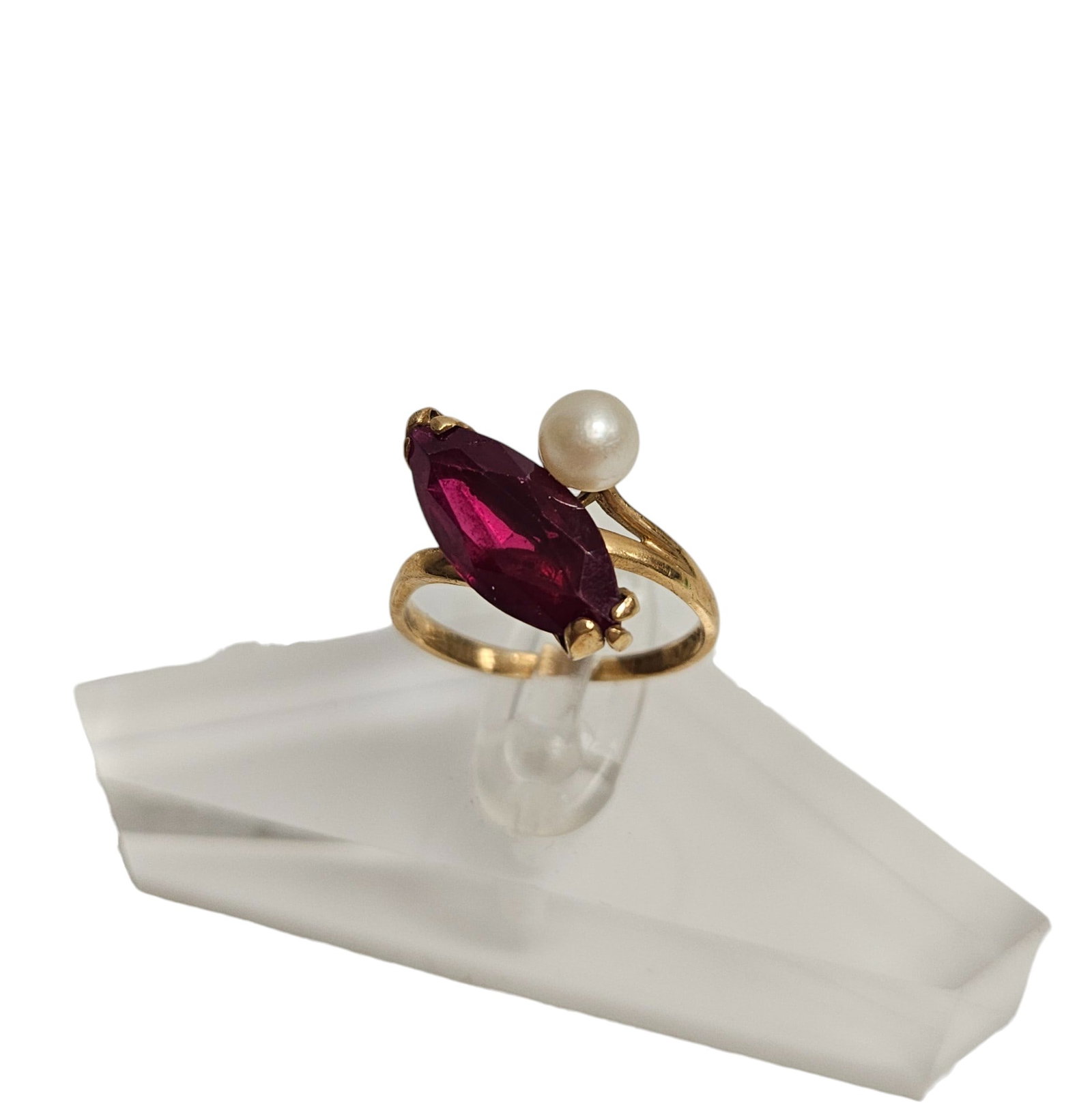 Vintage 14k Yellow Gold Ruby & Seed Pearl Ring size 7 (1 of 4)