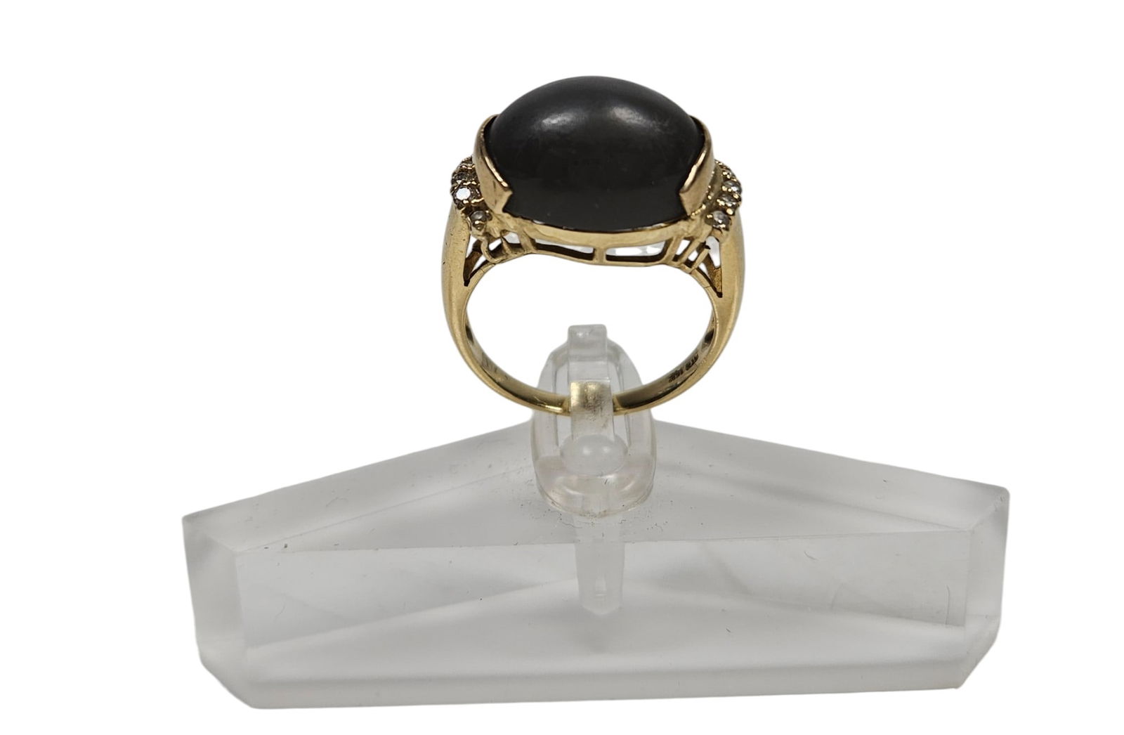 Vintage 14k Yellow Gold Diamond & Moonstone Ring size 8: (10) total diamonds flanking an oval moonstone. Total weight 5.9 grams. Overall good condition, please see photos.