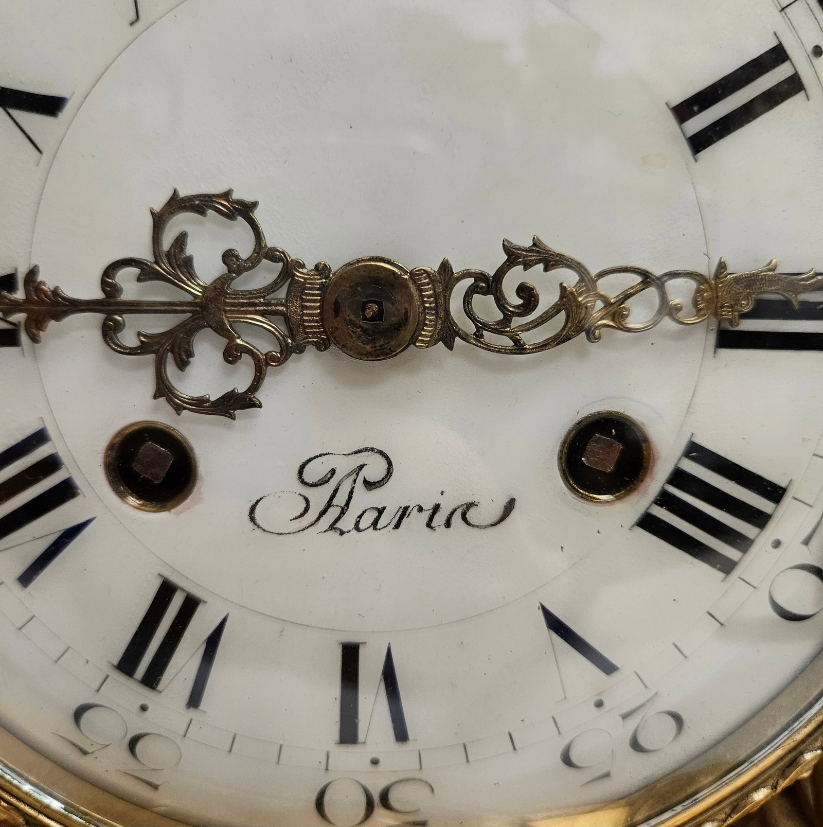 19th Century Louis XVI Style Mantel Clock In Gilt Bronze And White Marble - 7