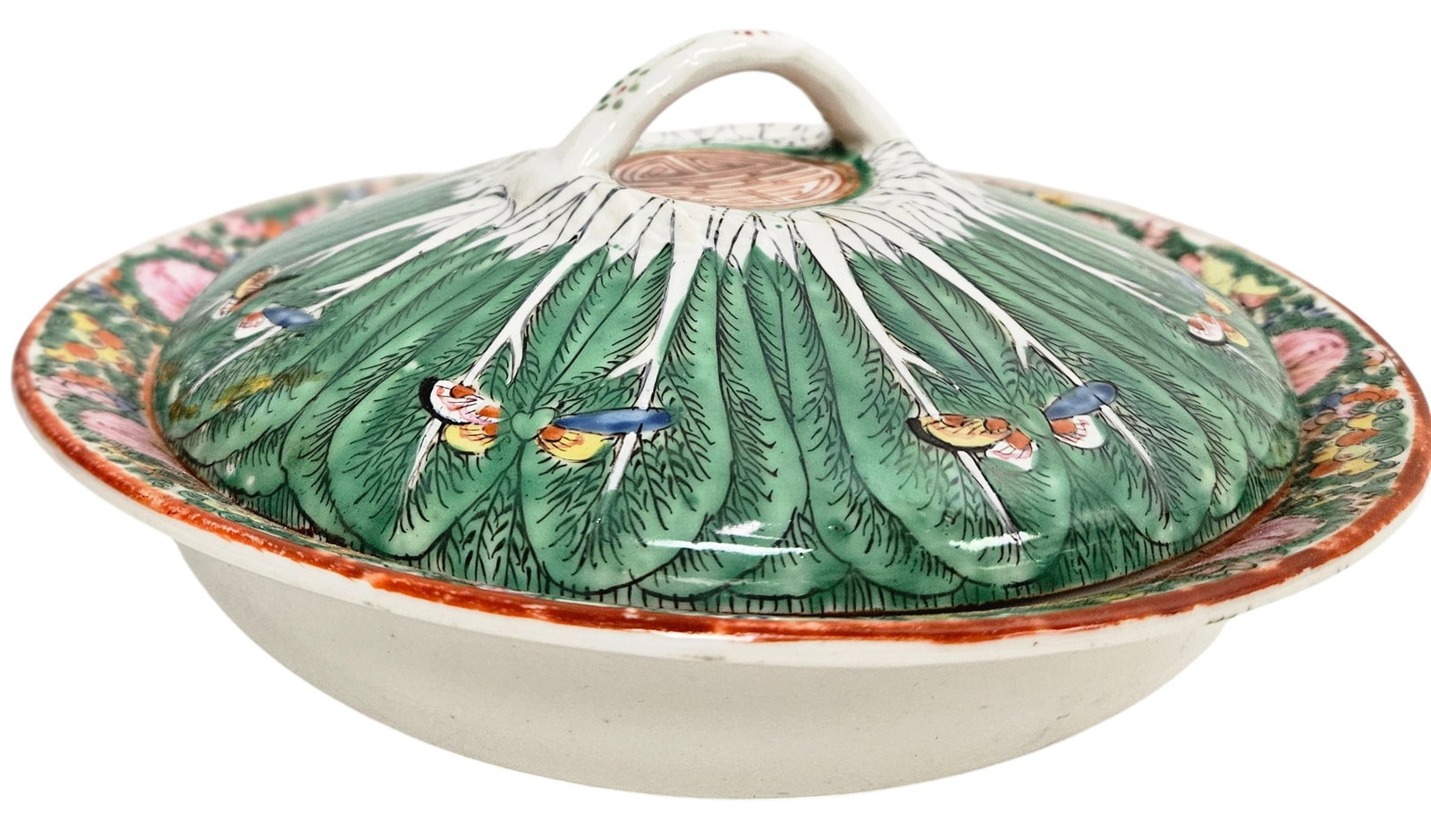 Chinese Export Cabbage Leaf Porcelain Covered Dish: Dish measures approx 4.5 inches high, 9 inch diameter across the opening. Overall good condition, may have been a repair to the top at the handle, please see photos.
