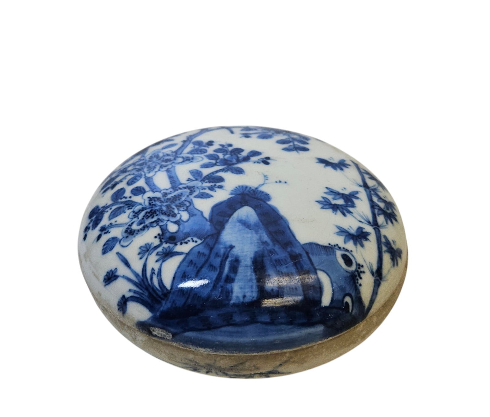Qing Dynasty Kangxi Era Chinese Blue & White Trinket Box: Measures 2 inches high, approx 4 inches wide. Overall good condition, no chips or cracks, missing spot to glaze. Please see photos. Checked with a UV light.