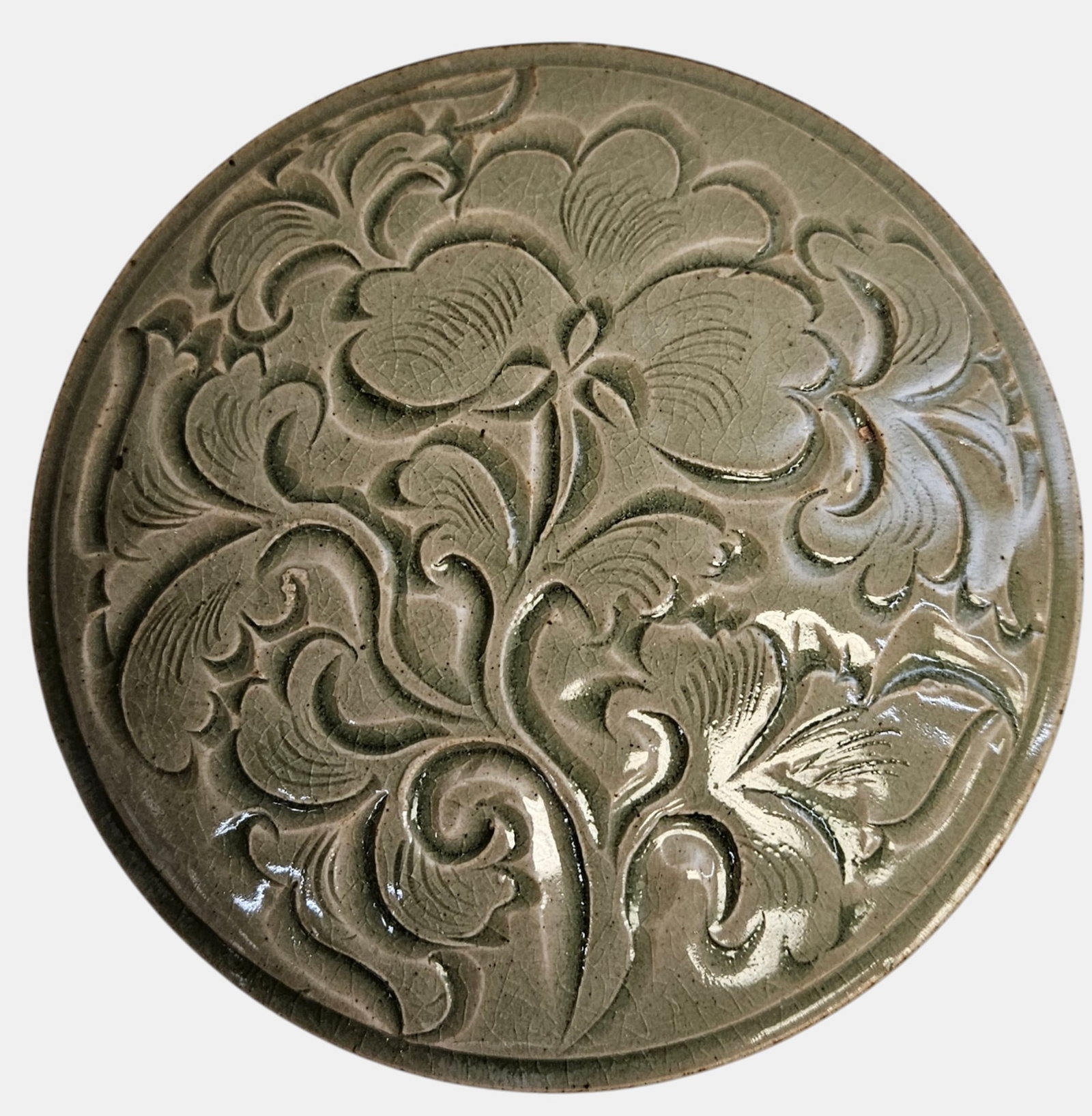 Song Dynasty Yue Kiln Dressing Box: Measures 2.25 inches high, 5.25 inch diameter. Overall good condition, no chips, cracks, breaks or repairs. Crazing throughout. Checked with a UV light.