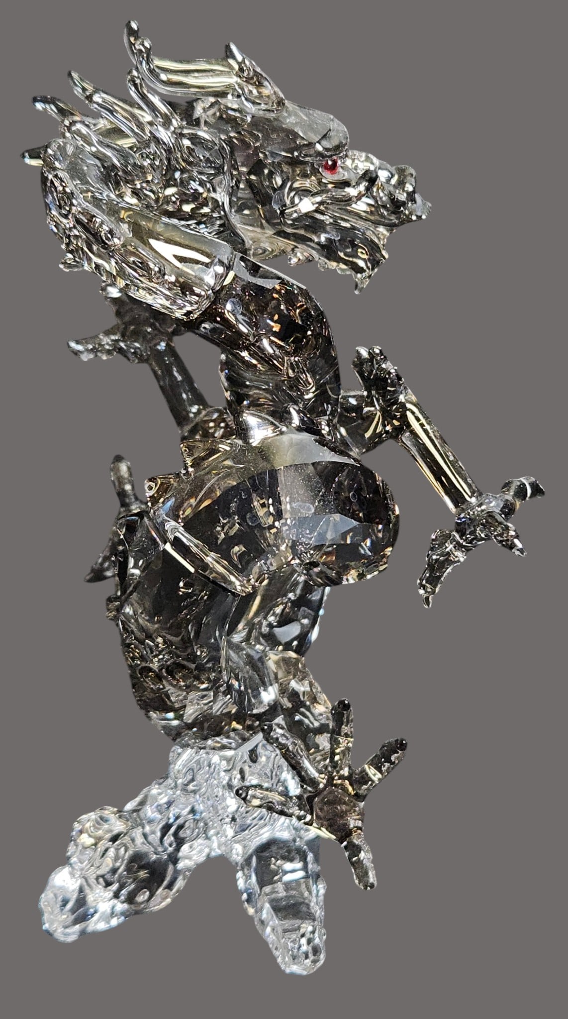 Swarovski SCS Crystal 2012 Dragon Jubilee Edition In Box: Swarovski crystal Dragon 25th Jubilee figurine, 2012 Swarovski Collector's Society Jubilee edition, comes with original box and paperwork. In excellent condition. Please see our other lots from a