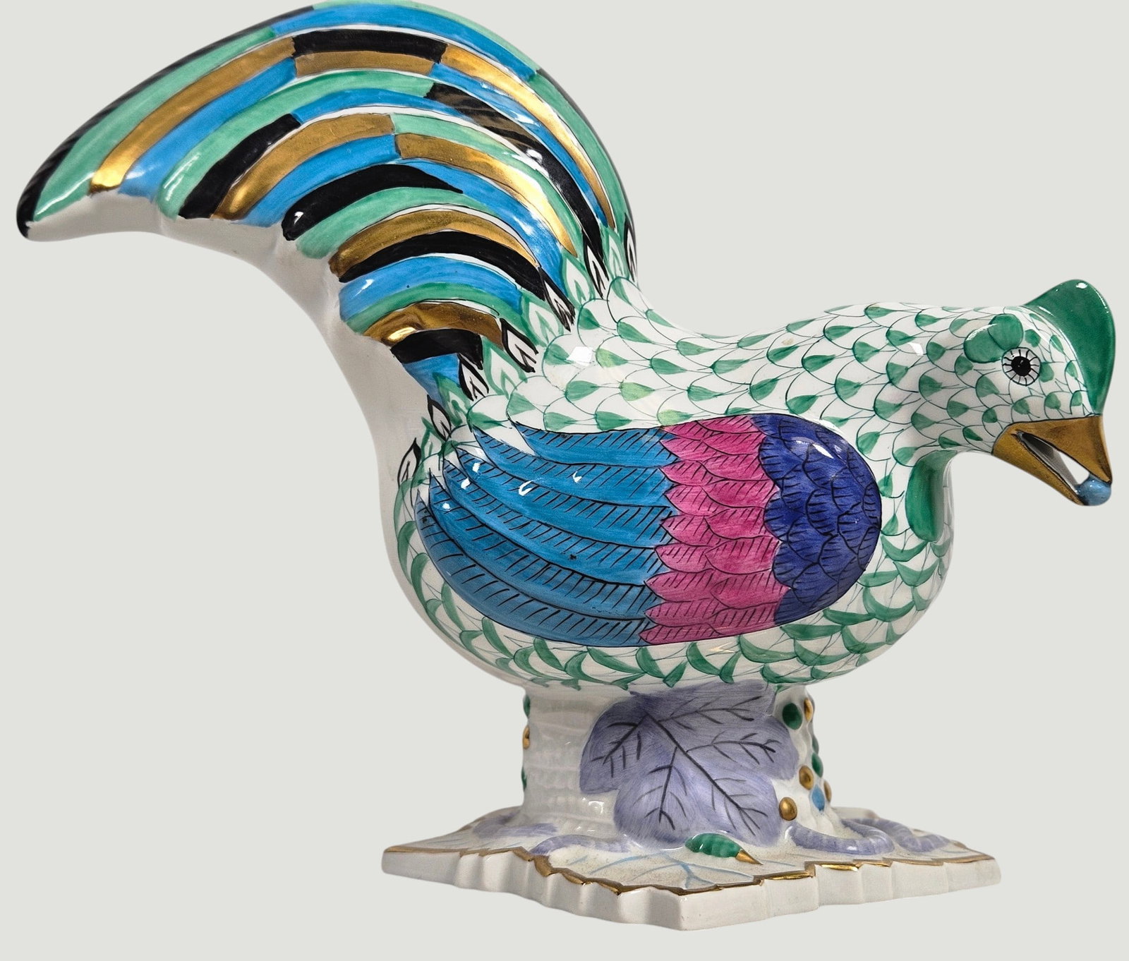 Herend Porcelain Fishnet Chicken: Signed Herend on the bottom. Measures 7.125 inches high, 8 inches wide, approx 4 inches deep. Overall good condition, no chips or cracks. Please see photos.