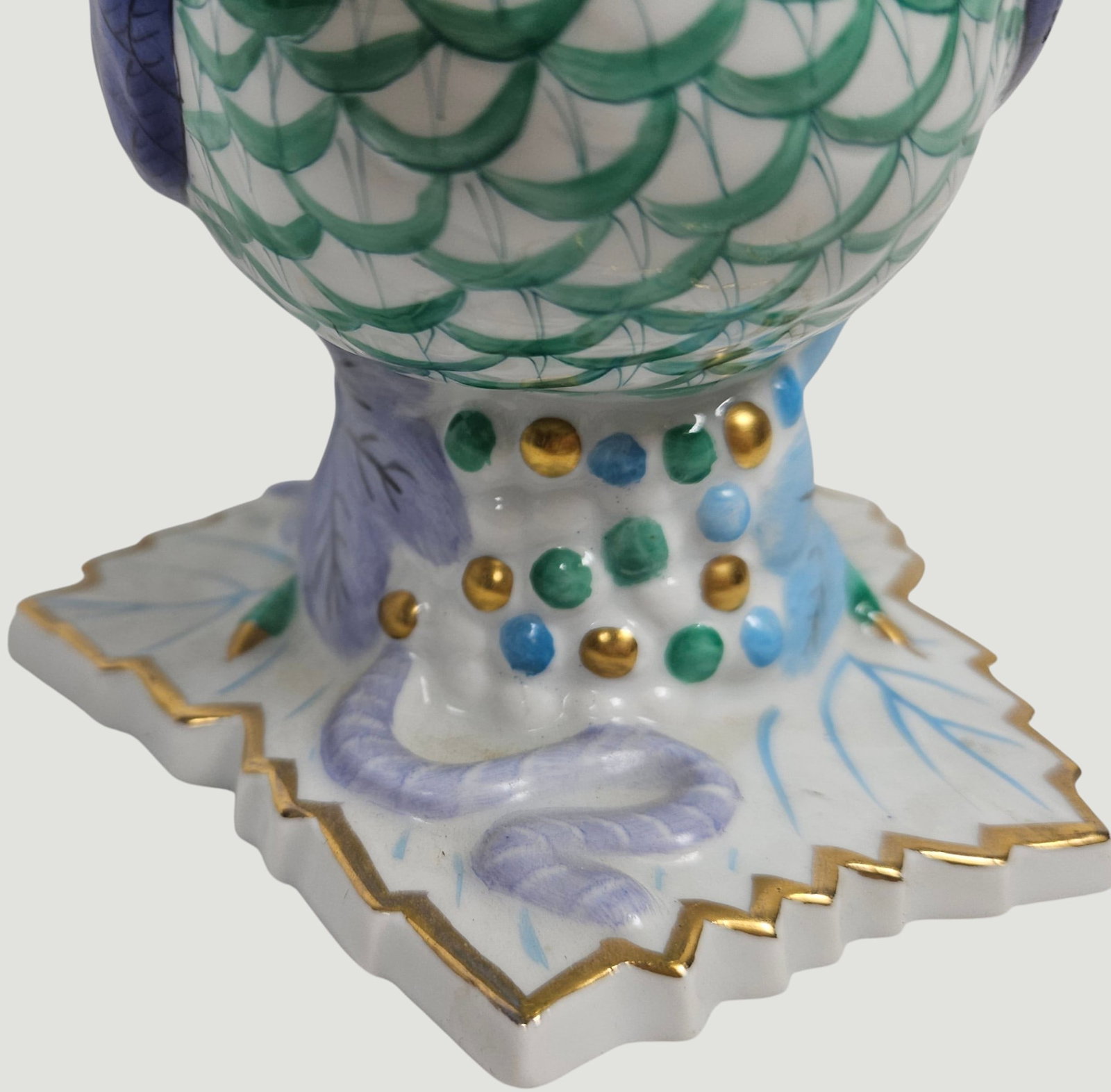 Herend Porcelain Fishnet Chicken - 5
