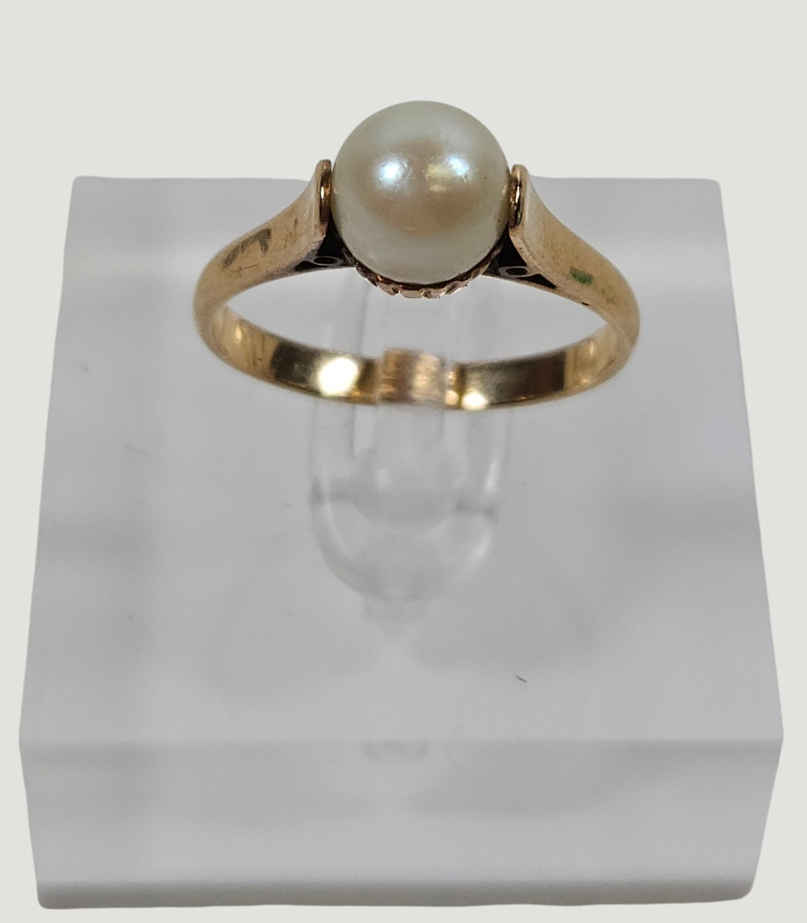 Estate 14k Yellow Gold & Pearl Ring size 8.5: Pearl measures 10mm. Total weight 2.3 dwt (3.7 grams). Unmarked but tested for 14k. Overall good condition.