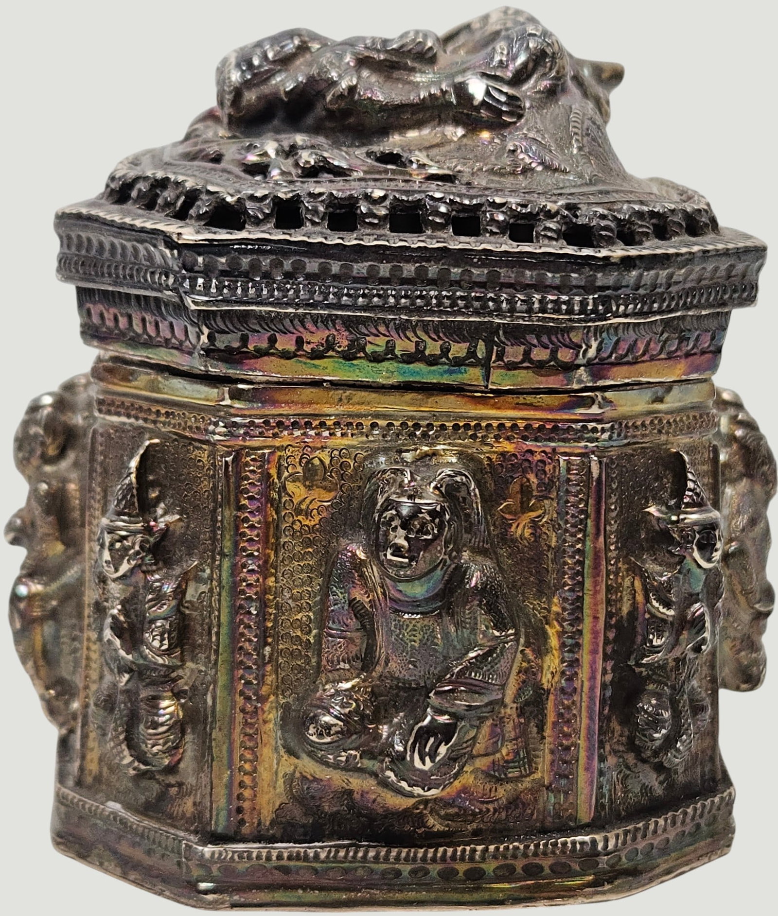 Vintage Burmese Repousse Silver Lidded Box - 2