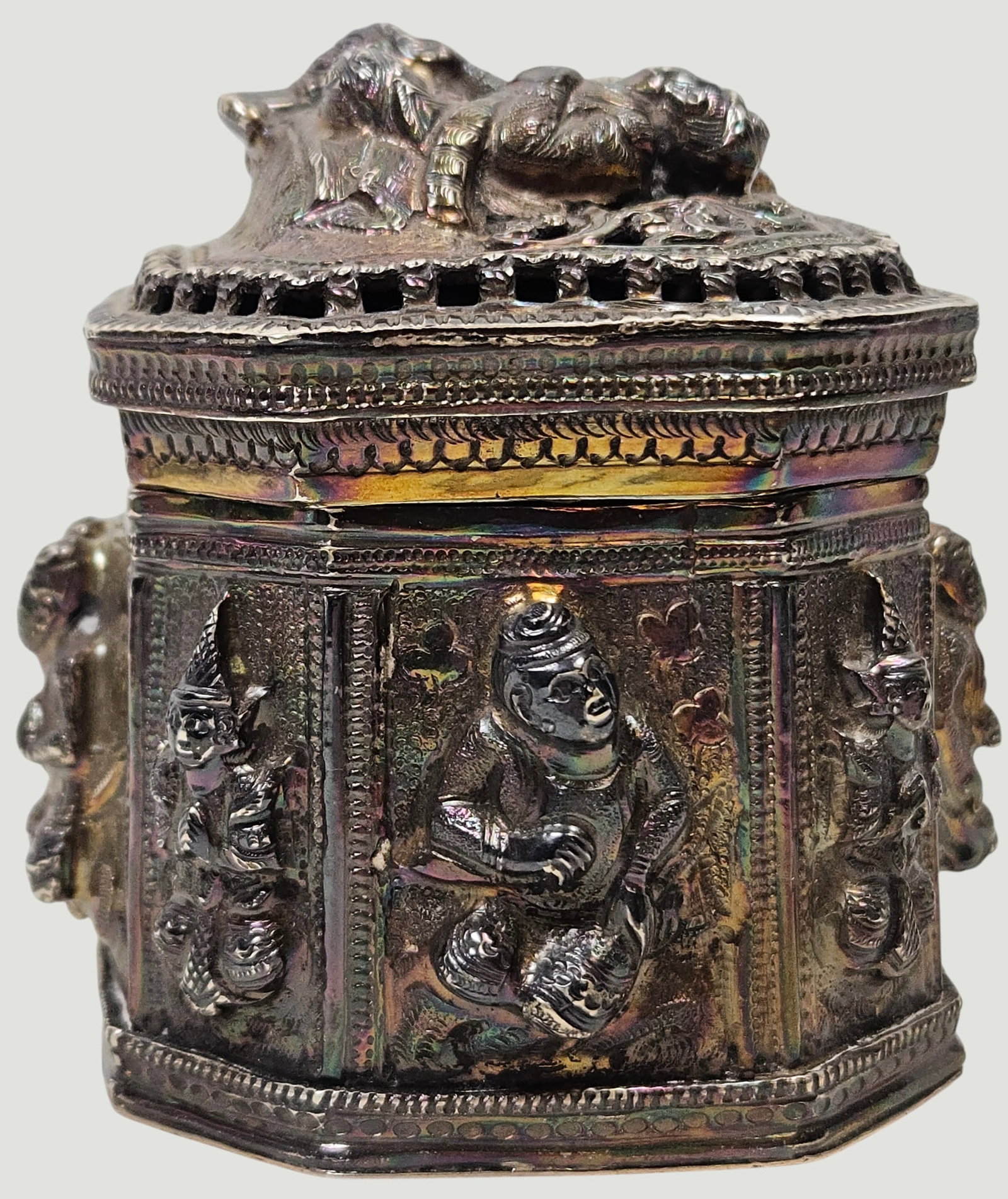 Vintage Burmese Repousse Silver Lidded Box - 4