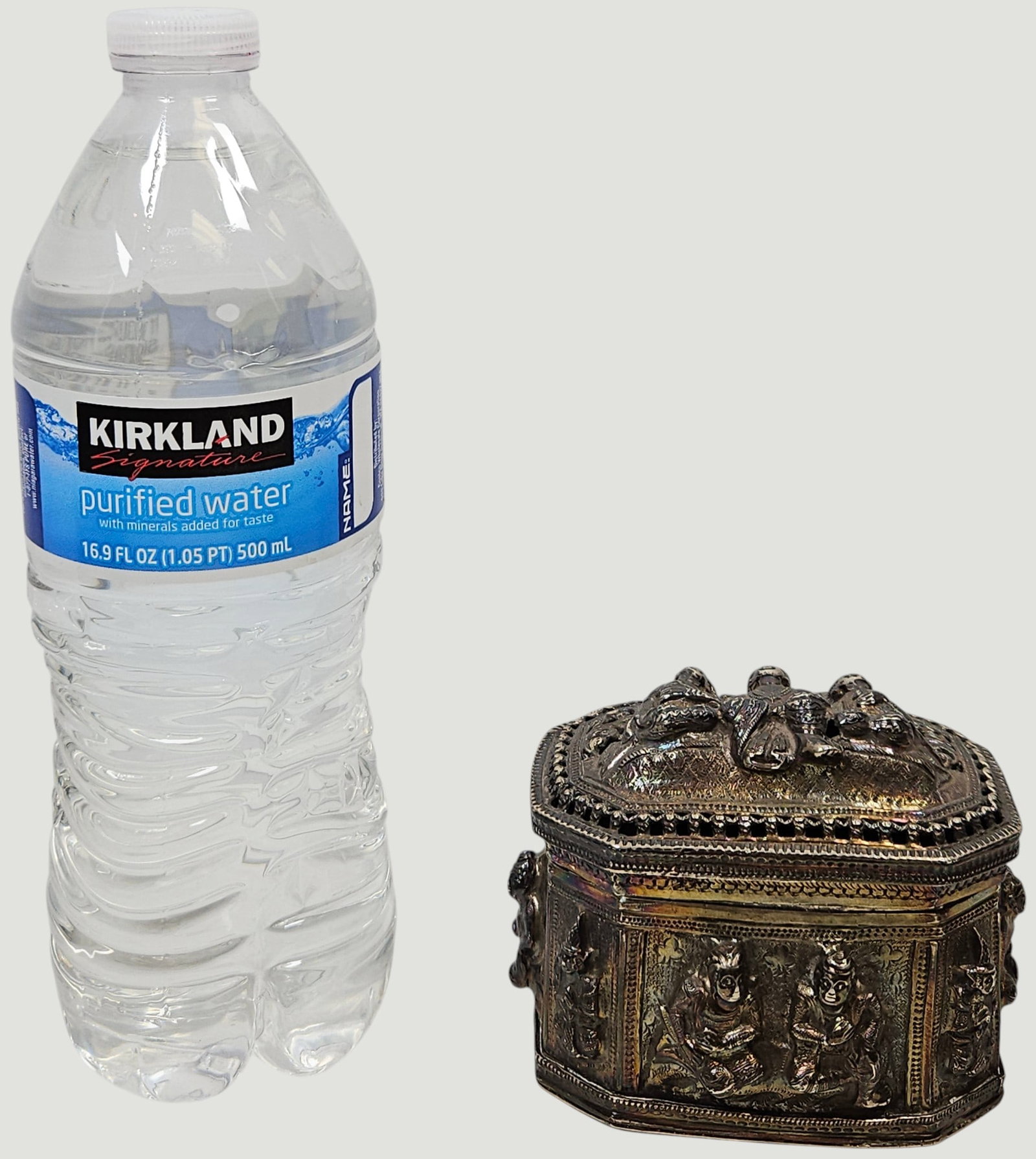 Vintage Burmese Repousse Silver Lidded Box - 8