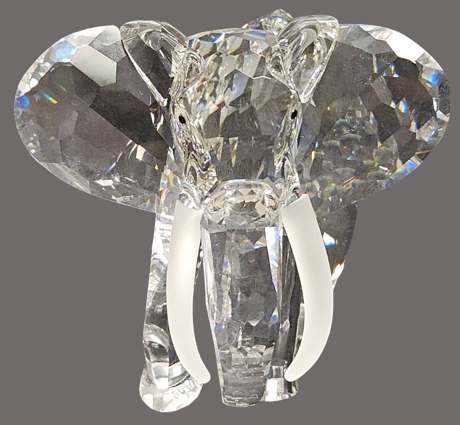 Swarovski SCS Crystal 1993 Africa Series Elephant & Plaque: Retired Swarovski figure "Elephant". 1993 SCS Annual Edition from the Inspiration Africa Series. Front left foot signed and dated by the artist. Comes with Inspiration Africa plaque. In original box.