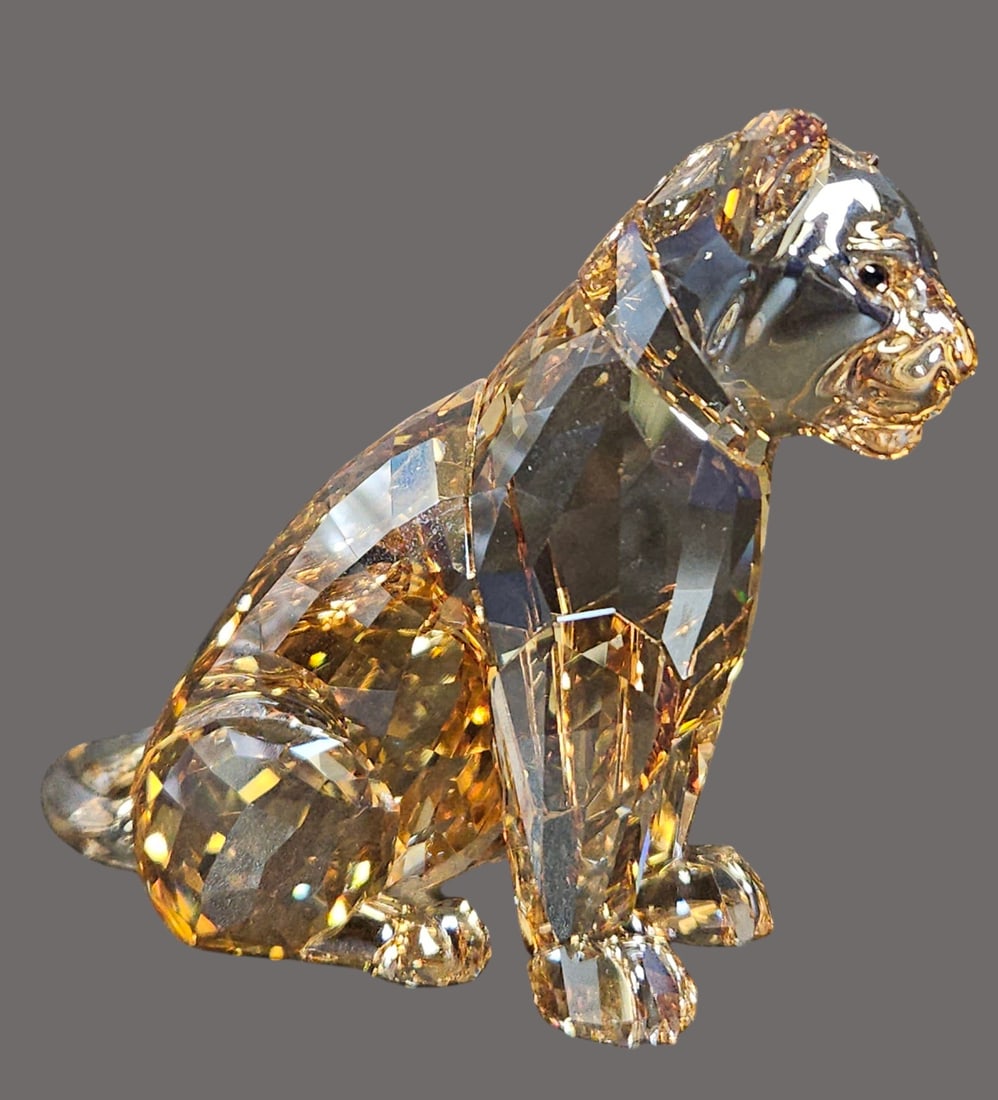 Swarovski SCS Crystal 2016 Loyalty Gift Lion Cub (1 of 9)