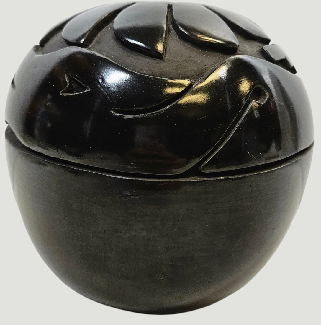 Mida Tafoya (Santa Clara, 1931-2024) Pueblo Pottery Blackware Vase (1 of 6)