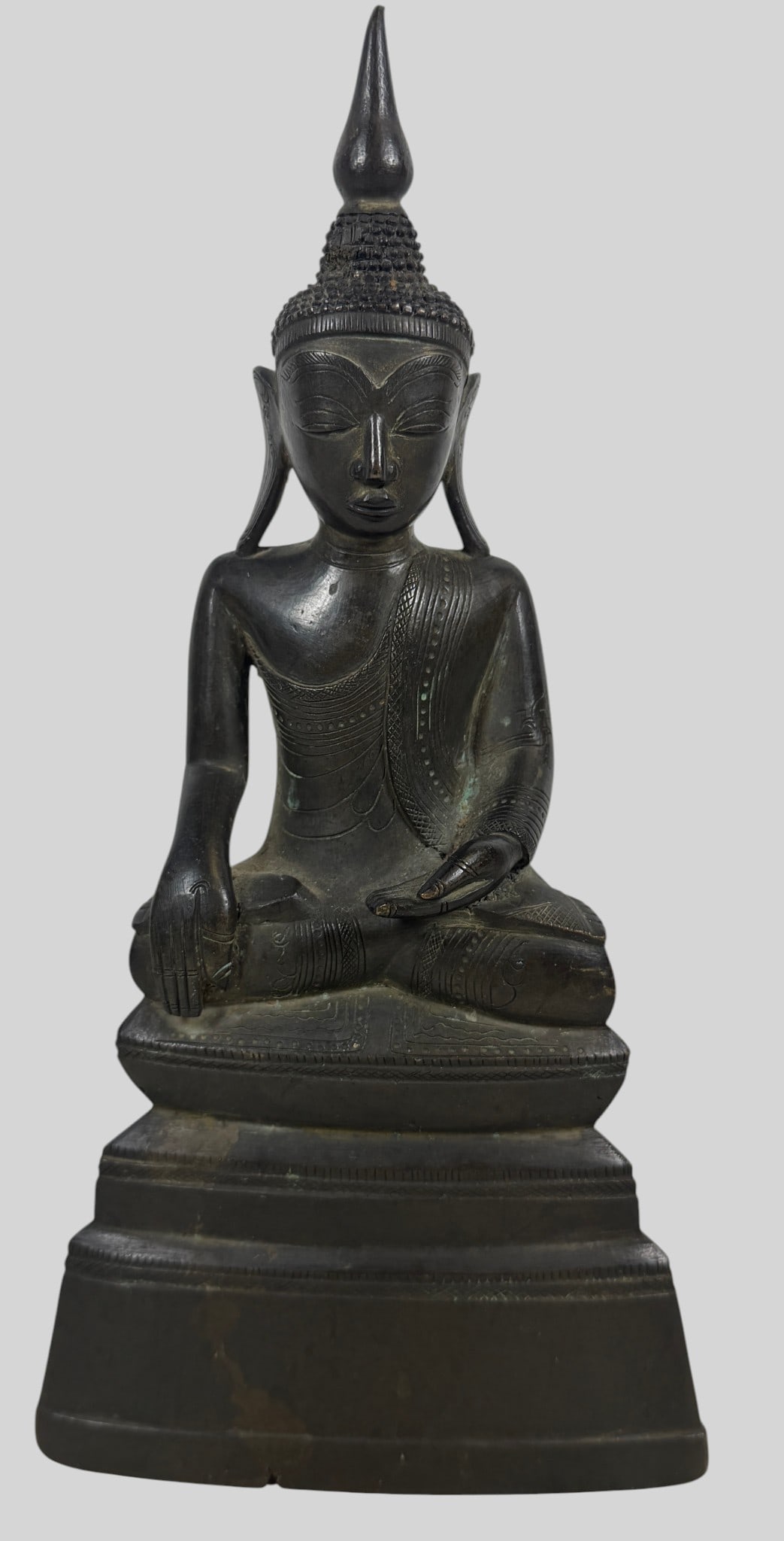 Antique Burmese Patinated Bronze Figure of Buddha Shakyamuni (1 of 8)