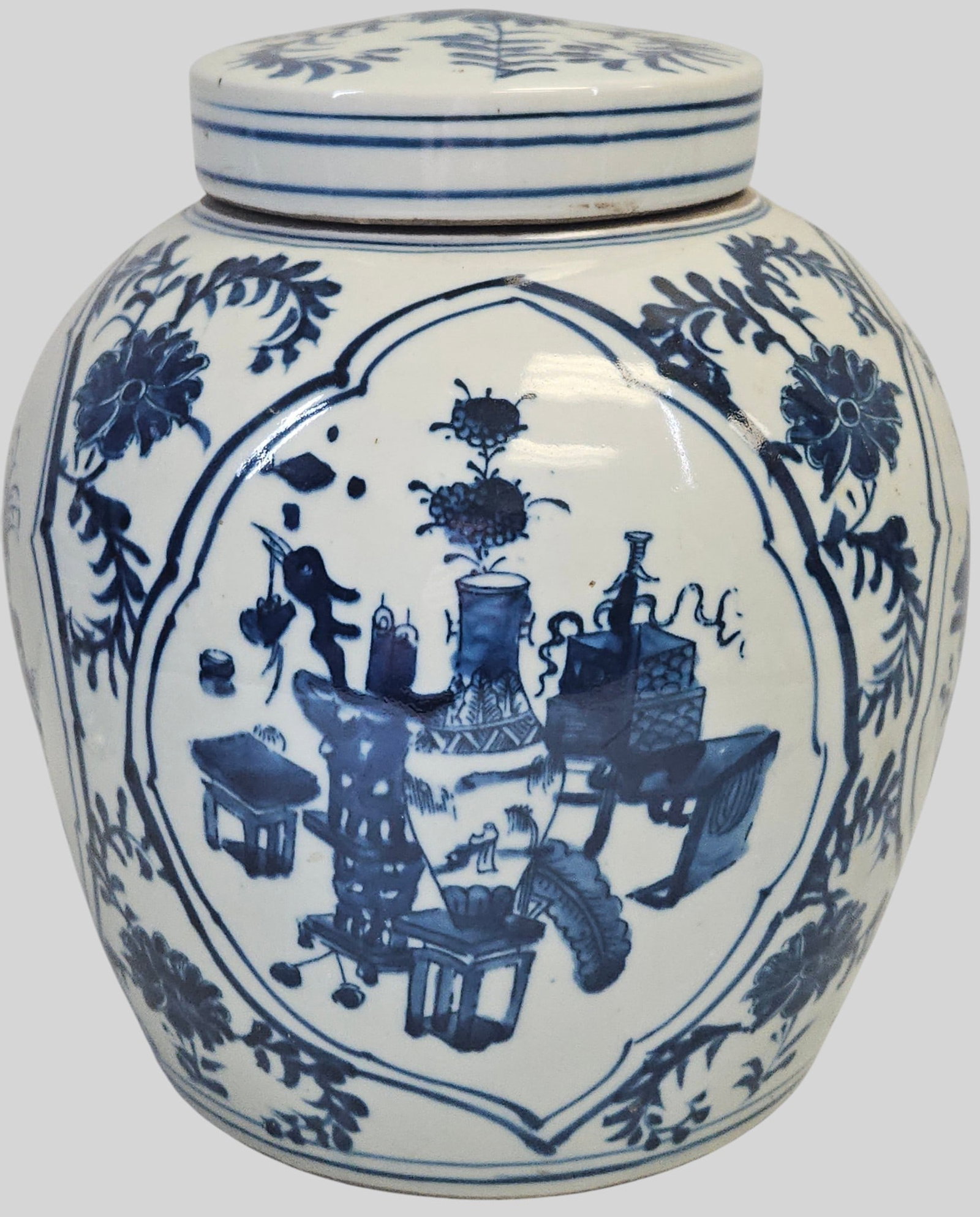 Chinese Late Qing Dynasty Blue and White 'Bogu' Porcelain Ginger Jar: Chinese Blue and White 'Bogu' Porcelain Ginger Jar, late Qing Dynasty to Republic Period (late 19th/early 20th century). This hand-painted ovoid jar features large, lobed cartouche panels decorated wi