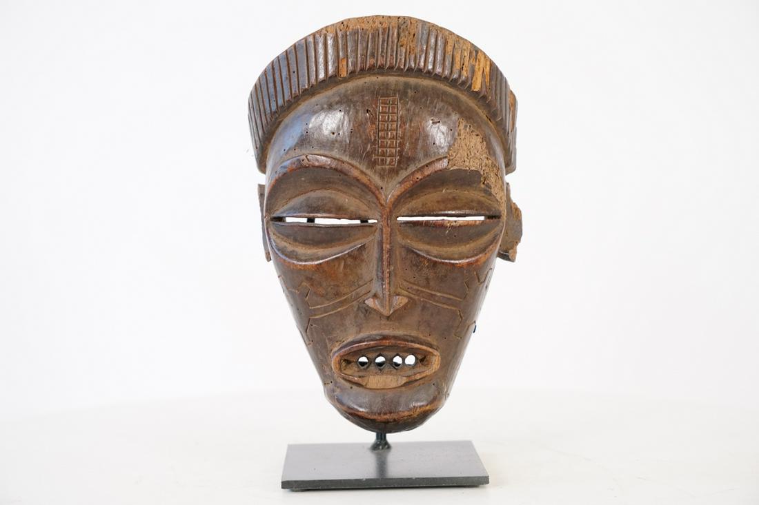 Chokwe Mask on Stand from Angola - African Tribal Art (1 of 6)
