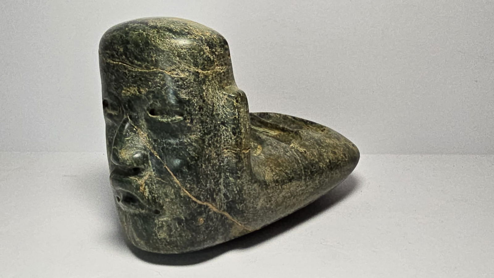 RARE PRE-COLUMBIAN OLMECA JADE MEDICINE CONTAINER (1 of 8)