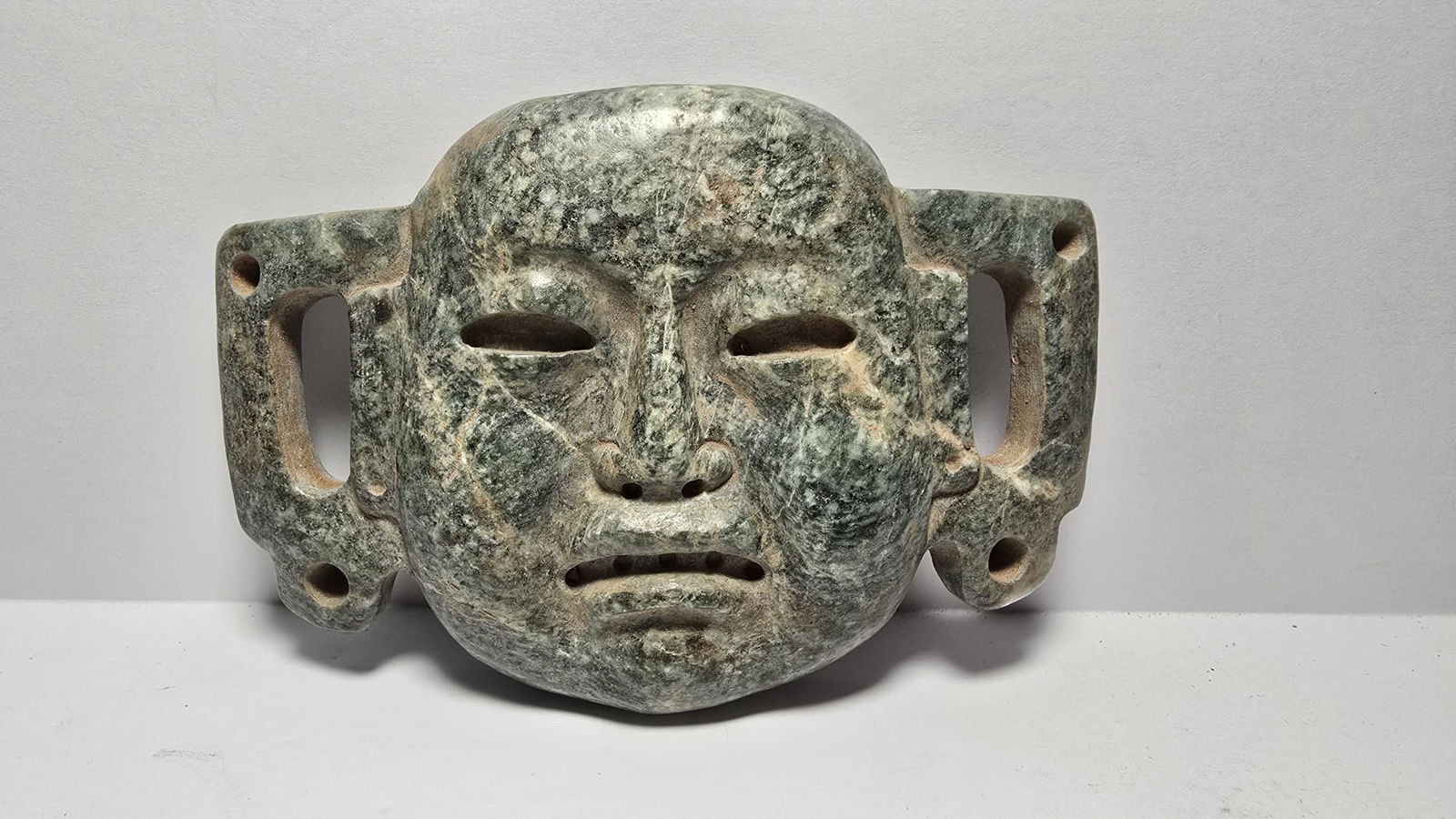 PRE-COLUMBIAN OLMEC SERPENTINE STONE FACE PENDANT (1 of 6)