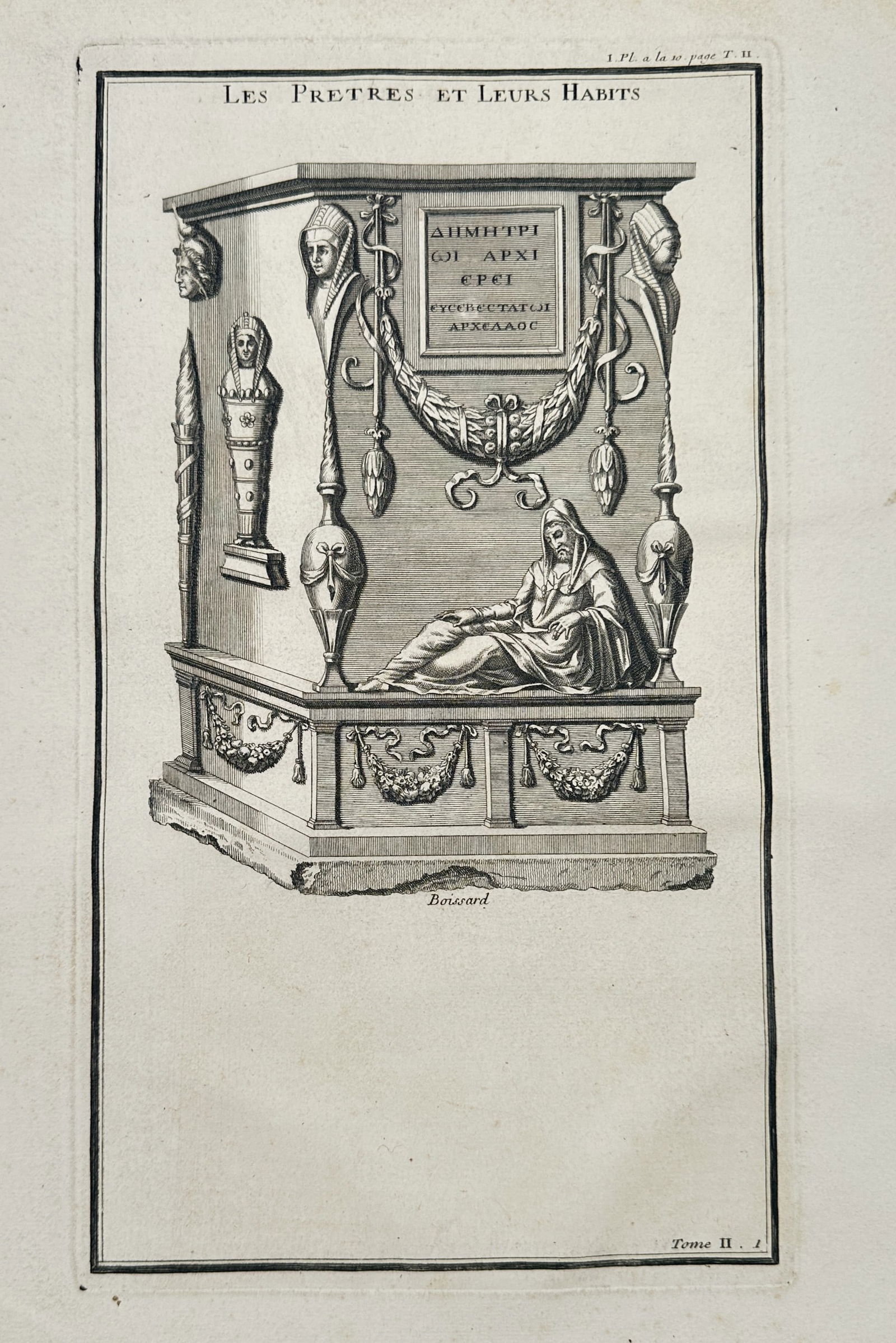 Bernard de Montfaucon (1655–1741) – Roman funerary – Engraving (1722): This engraving presents an archaeological study of a Roman funerary or ceremonial monument, featuring a central niche with a reclining male figure in classical robes and an overhead Greek inscription.