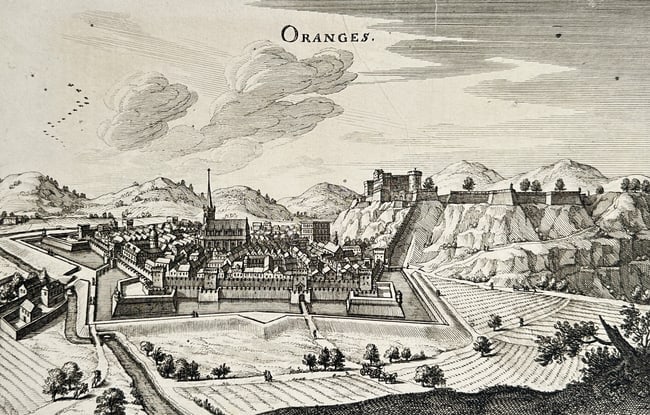 Matthäus Merian (1593–1650) – View of the City of Orange – France – Engraving (1641): "Oranges." This engraving presents a detailed topographical view of the city of Orange in the Vaucluse region of Provence. The composition illustrates the city's extensive defensive fortifications, fe