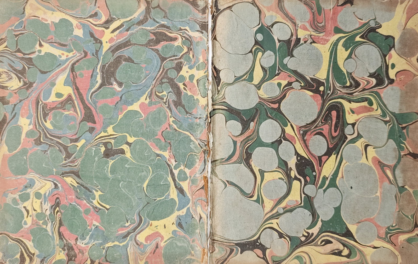 Unknown Artist – Set of 2: Abstract Swirls, Marbled Motifs, and Snail Patterns – Marbled: "Abstract Swirls, Marbled Motifs, and Snail Patterns" presents a pair of decorative bookbinding endpapers featuring dynamic fluid designs characterized by curvilinear ribbons, mineral swirls, and orga