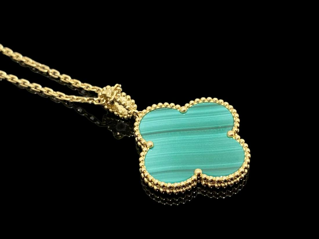 Van Cleef & Arpels Magic Alhambra long necklace 1 motif 18k Yellow gold Malachite (1 of 5)
