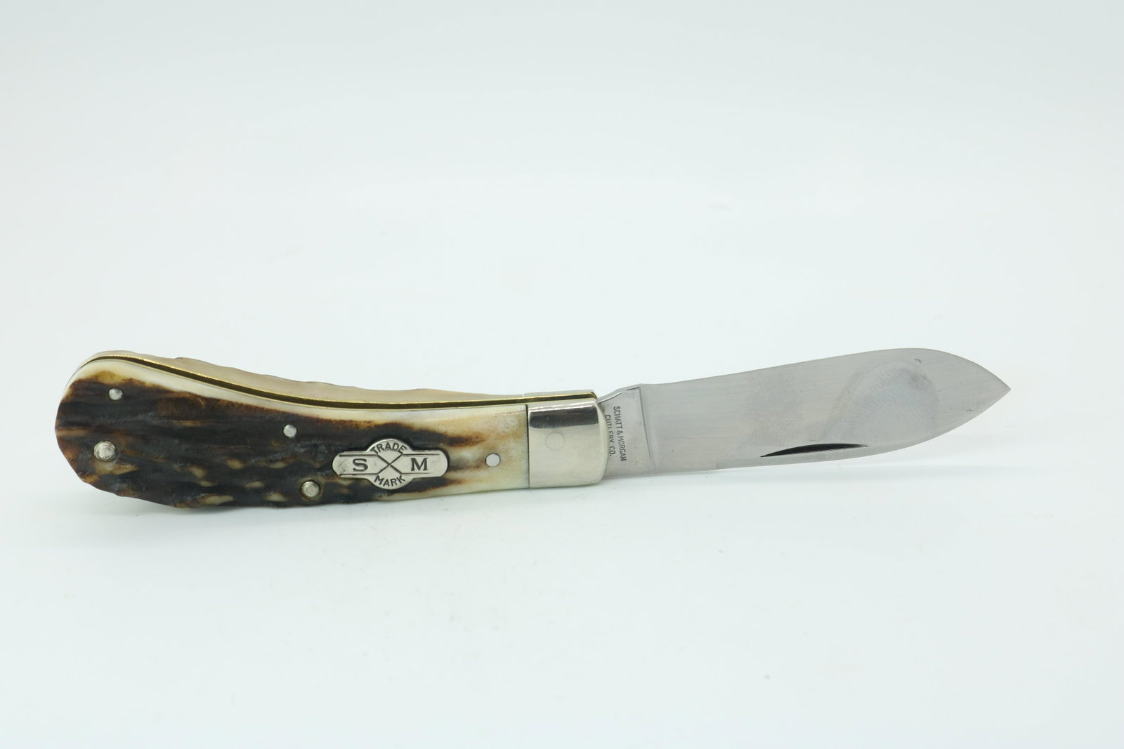 Schatt and Morgan #08 Pint Size Shiner Folding Knife: Stag Handles - Blade centered well, has some blade rap - gap between spring/liner - no wobble, good snap - 3-3/4" long when shut