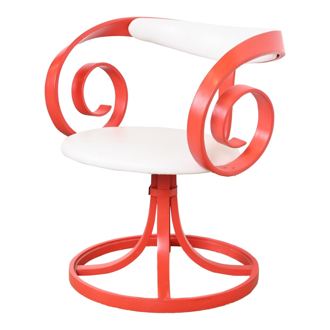 George Mulhauser for Plycraft Red Sultana Swivel Armchair: A rare and stylish Mid-Century Modern "Sultana" swivel armchair or club chair By George Mulhauser for Plycraft USA, 1960s Measures: 23"W x 21"D x 23.5"H. Seat height 15.5"; arm height 24.5". Red lacqu