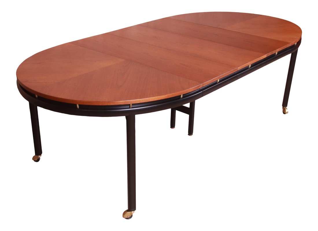 Michael Taylor for Baker Furniture Cherry Wood and Black Lacquer Extension Dining Table, Newly Refin: An exceptional mid-century modern Hollywood Regency Chinoiserie extension dining table By Michael Taylor for Baker Furniture "New World Collection" USA, 1950s Cherry wood, with black lacquered trim an