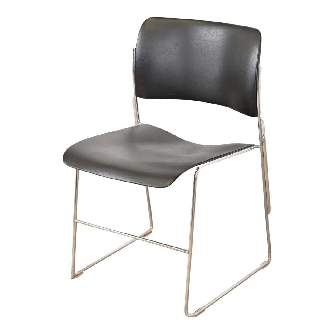David Rowland 40/4 Black and Chrome Side Chair: A stylish vintage 40/4 black and chrome stacking side chair Designed by David Rowland USA, 1977 Chrome, with black powder-coated steel Measures: 20"W x 17.5"D x 30"H. Seat height is 17.5". Very good o