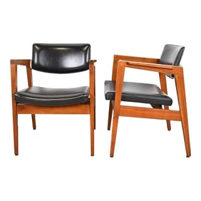 Jens Risom Style Mid-Century Modern Solid Walnut Lounge Chairs by Gunlocke, Pair