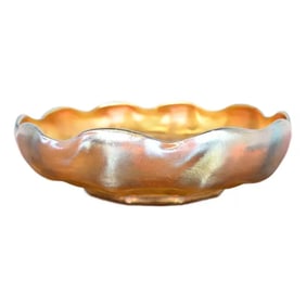 Louis Comfort Tiffany Favrile Iridescent Art Glass Large Scalloped Center Bowl or Fruit Bowl