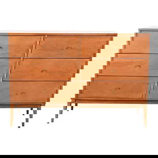 Paul McCobb Planner Group Solid Birch Dresser or Chest of Drawers, 1950s: A sleek and stylish Mid-Century Modern six-drawer dresser or chest of drawers.By Paul McCobb for Winchendon Furniture, "Planner Group".USA, Circa 1950s.Solid birch, with original brass