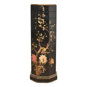 Baker Furniture Style Hollywood Regency Chinoiserie Black Lacquered and Gold Gilt Hand Painted Linge