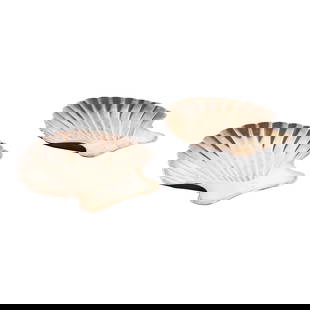 Tiffany & Co. Art Deco Sterling Silver Shell Form Catchall Trays, Pair: A gorgeous pair of vintage Art Deco sterling silver shell form catchall trays By Tiffany & Co. (signed to the underside) USA, Circa 1940s Each measures: 4.75"W x 5.38"D x 1"H. Good original vintage co