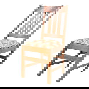 Stickley Brothers Antique Mission Oak Arts & Crafts Desk Chair or Side Chair, Circa 1900: An exceptional antique Mission or Arts & Crafts desk chair, side chair, or dining chair Attributed to Stickley Brothers USA, Early 20th Century Solid quarter sawn oak, with upholstered seat. Measures: