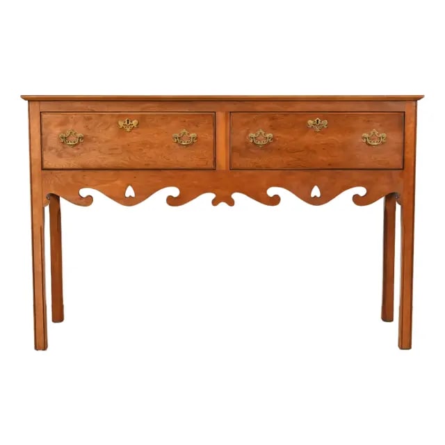 Baker Furniture Style Georgian Burl Wood and English Yew Wood Sideboard Credenza: A gorgeous Georgian or Chippendale style sideboard buffet, credenza, or console table In the manner of Baker Furniture By Wright Table Company USA, Late 20th Century Carved English yew wood and burl w