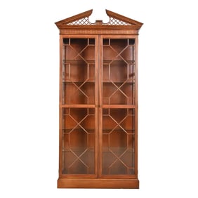 Baker Furniture Georgian Carved Mahogany Lighted Breakfront Bookcase or Display Cabinet