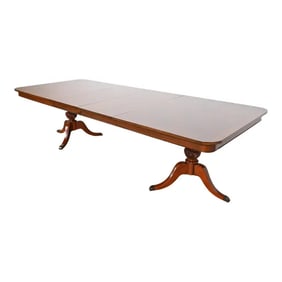 Baker Furniture Style Georgian Inlaid Cherry Wood Double Pedestal Extension Dining Table