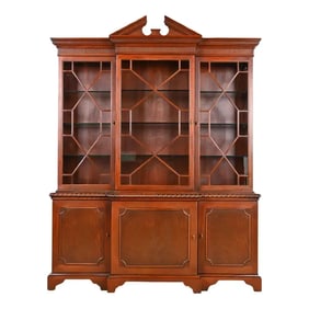 Baker Furniture Historic Charleston Chippendale Mahogany Lighted Breakfront Bookcase Cabinet