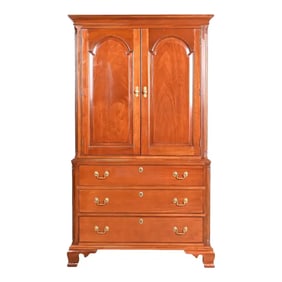 Stickley Georgian Solid Mahogany Gentleman's Chest or Linen Press