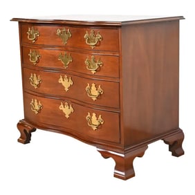 Hickory Chair Georgian Solid Mahogany Serpentine Front Commode or Chest of Drawers